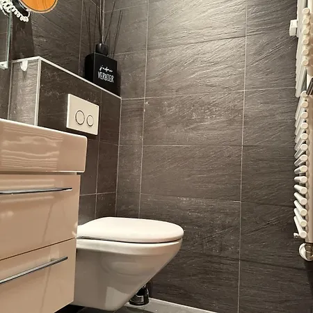 Centre, Valmont Apartment